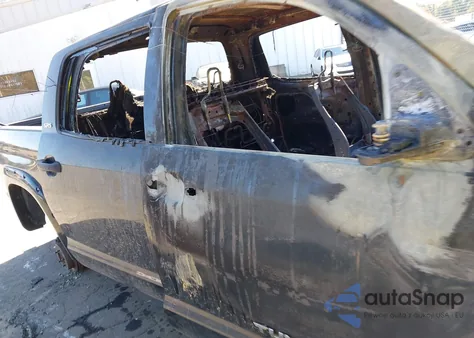 2014 Toyota Tundra Sr5 5.7L V8 z USA, uszkodzony, nr VIN 5TFDW5F16EX323853